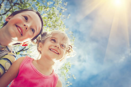 2-children-in-sunshine